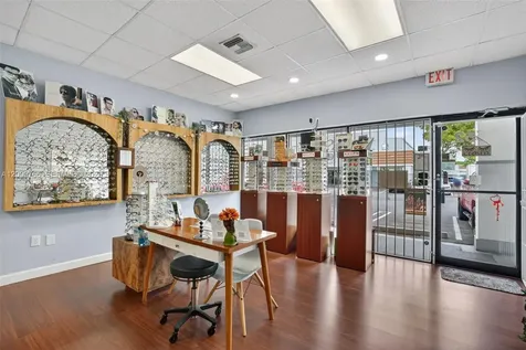 8562 SW 8th Street Miami FL 33144