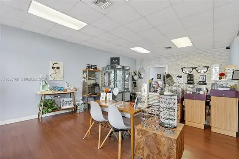 8562 SW 8th Street Miami FL 33144