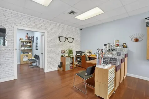 8562 SW 8th Street Miami FL 33144