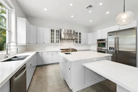 552 Palm Drive Hallandale Beach FL 33009