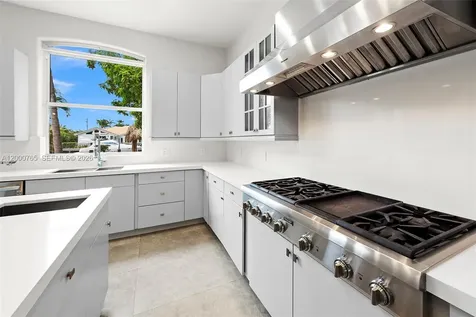 552 Palm Drive Hallandale Beach FL 33009