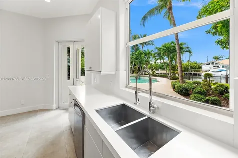 552 Palm Drive Hallandale Beach FL 33009