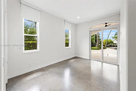 552 Palm Drive Hallandale Beach FL 33009