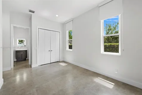 552 Palm Drive Hallandale Beach FL 33009