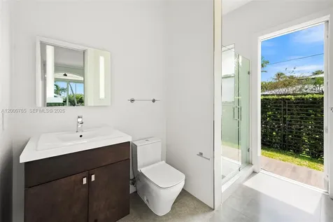 552 Palm Drive Hallandale Beach FL 33009