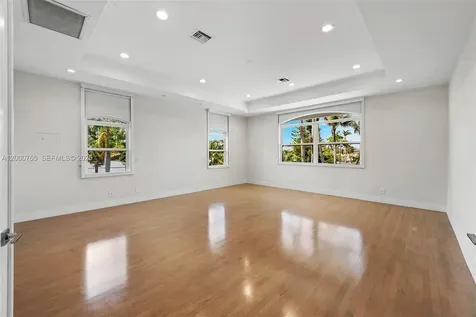 552 Palm Drive Hallandale Beach FL 33009