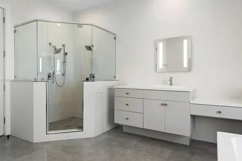 552 Palm Drive Hallandale Beach FL 33009
