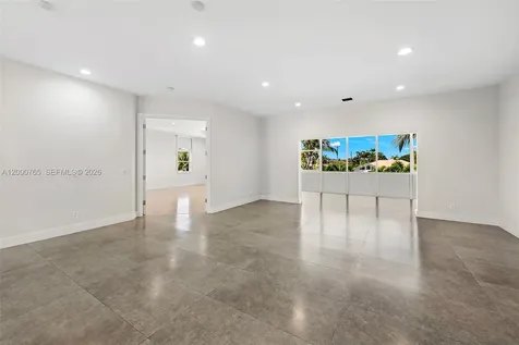 552 Palm Drive Hallandale Beach FL 33009