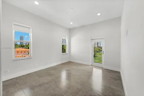 552 Palm Drive Hallandale Beach FL 33009