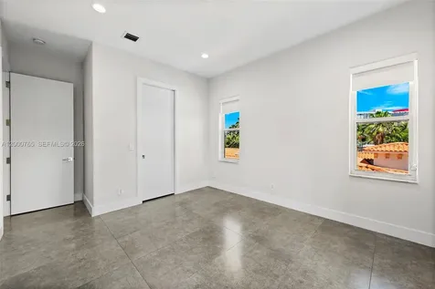 552 Palm Drive Hallandale Beach FL 33009