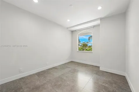 552 Palm Drive Hallandale Beach FL 33009