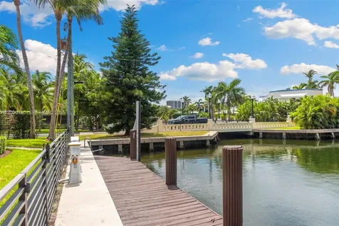 552 Palm Drive Hallandale Beach FL 33009