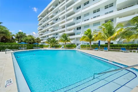 177 Ocean Lane Drive Key Biscayne FL 33149