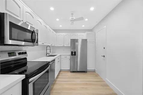 177 Ocean Lane Drive Key Biscayne FL 33149