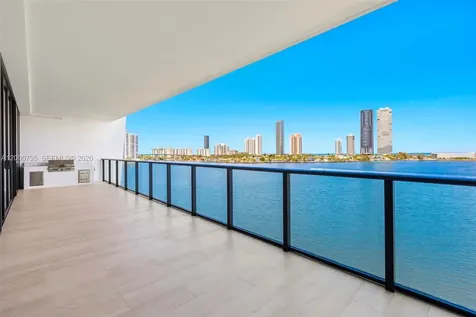5500 Island Estates Drive Aventura FL 33160