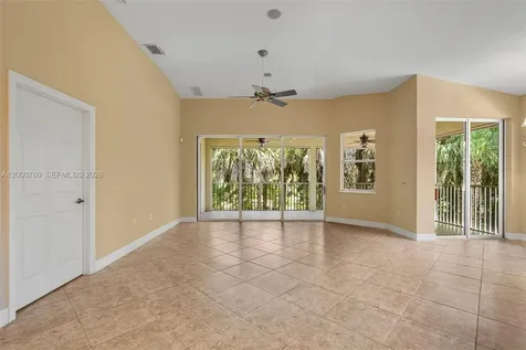 2016 Tarpon Bay Drive N Naples FL 34119