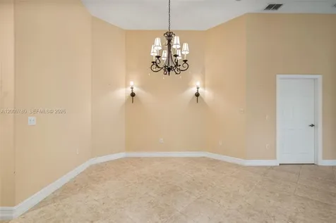 2016 Tarpon Bay Drive N Naples FL 34119