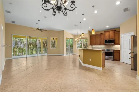 2016 Tarpon Bay Drive N Naples FL 34119