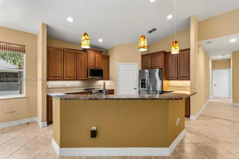 2016 Tarpon Bay Drive N Naples FL 34119