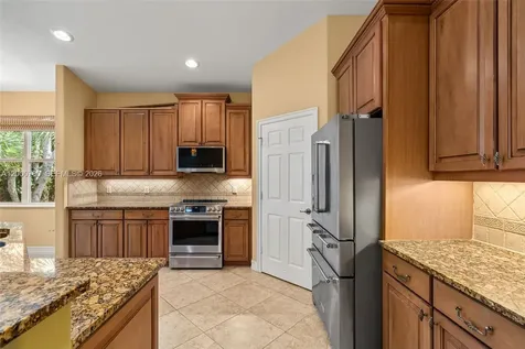 2016 Tarpon Bay Drive N Naples FL 34119