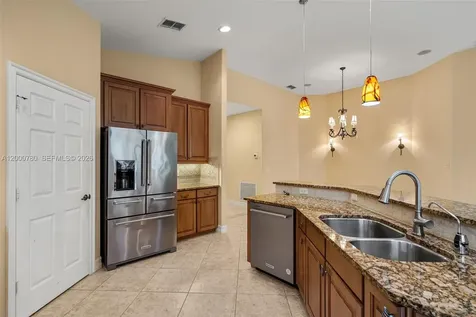 2016 Tarpon Bay Drive N Naples FL 34119