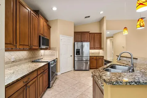 2016 Tarpon Bay Drive N Naples FL 34119