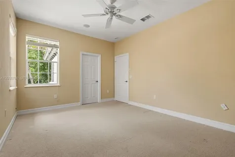 2016 Tarpon Bay Drive N Naples FL 34119