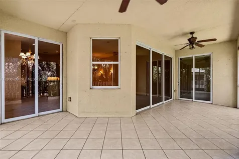 2016 Tarpon Bay Drive N Naples FL 34119