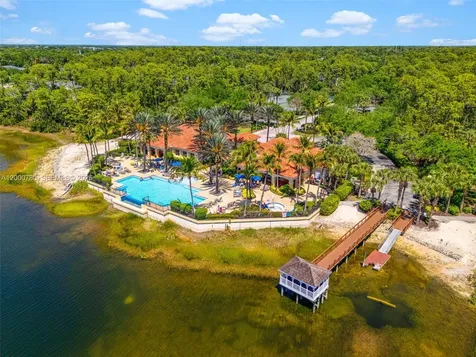 2016 Tarpon Bay Drive N Naples FL 34119