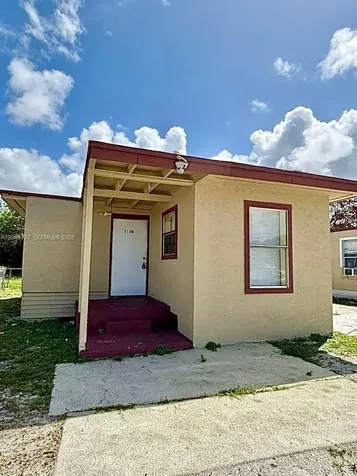 514 27th N Street Fort Pierce FL 34947