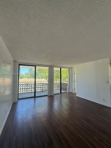 4222 Inverrary Boulevard Lauderhill FL 33319