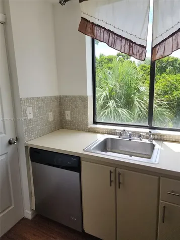 4222 Inverrary Boulevard Lauderhill FL 33319