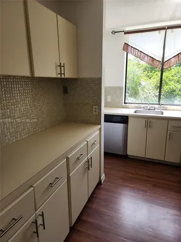 4222 Inverrary Boulevard Lauderhill FL 33319