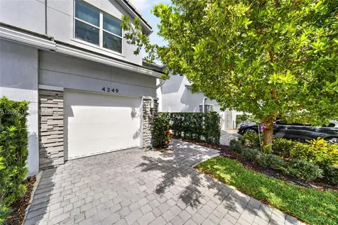 4349 Veleiros Avenue Deerfield Beach FL 33064
