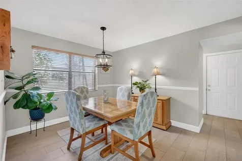 15620 Gauntlet Hall Manor Davie FL 33331