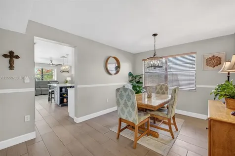 15620 Gauntlet Hall Manor Davie FL 33331