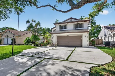 15620 Gauntlet Hall Manor Davie FL 33331