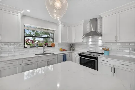 15620 Gauntlet Hall Manor Davie FL 33331