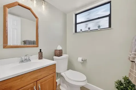 15620 Gauntlet Hall Manor Davie FL 33331