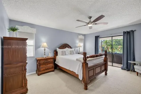15620 Gauntlet Hall Manor Davie FL 33331