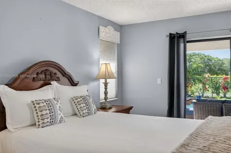 15620 Gauntlet Hall Manor Davie FL 33331