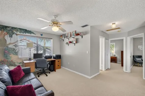 15620 Gauntlet Hall Manor Davie FL 33331