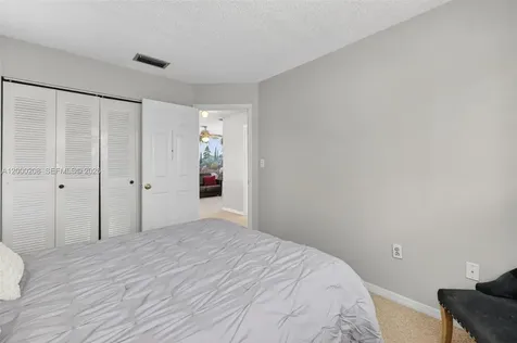 15620 Gauntlet Hall Manor Davie FL 33331