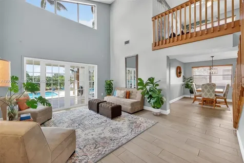 15620 Gauntlet Hall Manor Davie FL 33331