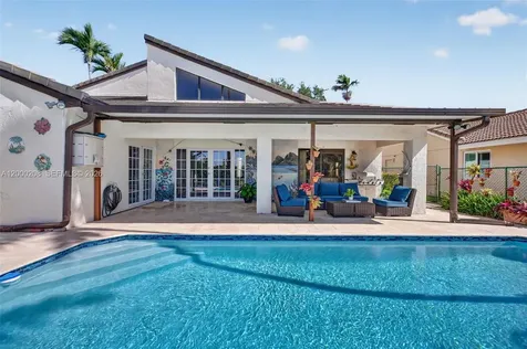 15620 Gauntlet Hall Manor Davie FL 33331