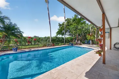 15620 Gauntlet Hall Manor Davie FL 33331