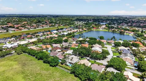 15620 Gauntlet Hall Manor Davie FL 33331