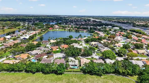 15620 Gauntlet Hall Manor Davie FL 33331