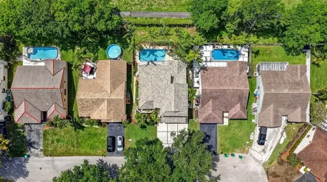 15620 Gauntlet Hall Manor Davie FL 33331