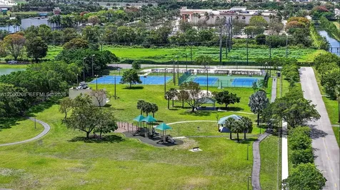 15620 Gauntlet Hall Manor Davie FL 33331